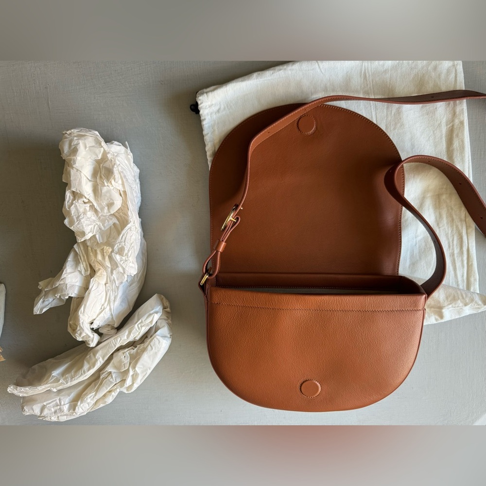 Cuyana Tan Crossbody Bag - Picture 12 of 14